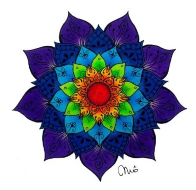 Fleur mandala colorée avec des pétales violets, verts et un cœur rouge au centre.